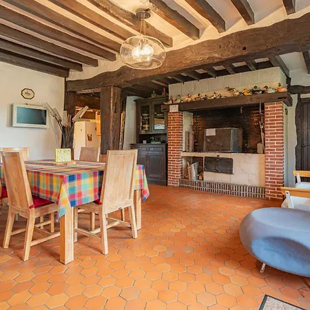 Pleasant - 4bd 8p - Normandy Apartment
